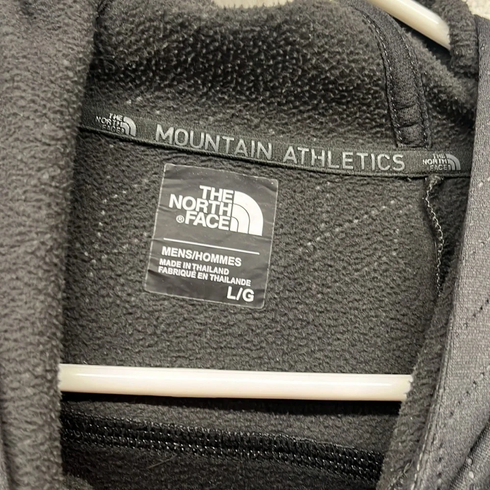 The North Face Men’s Full Zip Up Hoodie Size large Black Grey